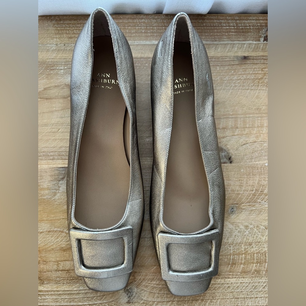 ANN MASHBURN Buckle Shoe in Gold Leather Women’s Size 38 New